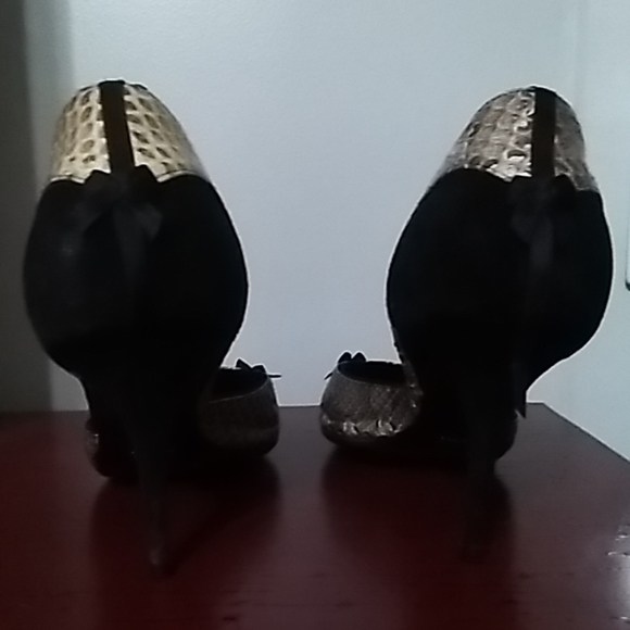 Black and Snake Skin Heels - Picture 2 of 3